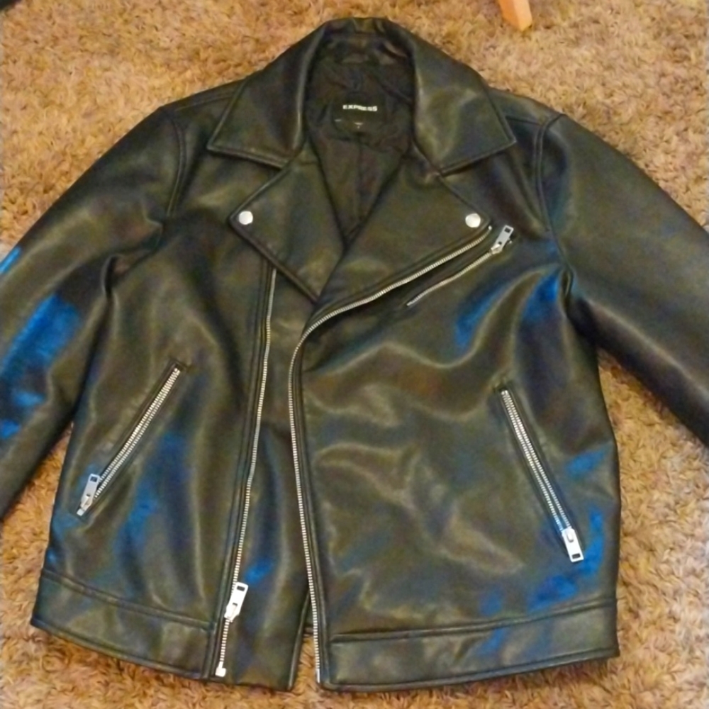 Express small leather jacket